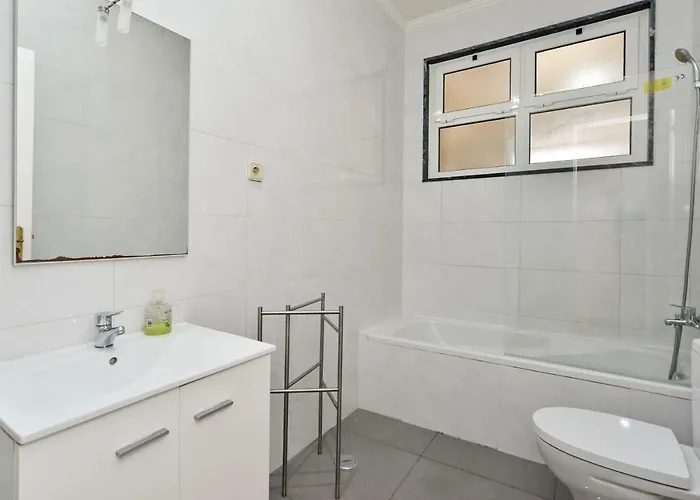 Πανσιόν Avenida *