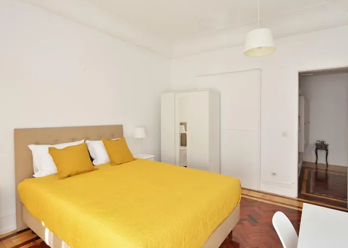 Πανσιόν Avenida *